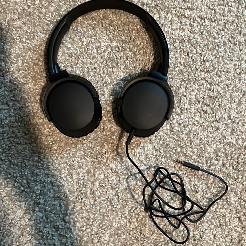 Skullcandy wired headphones